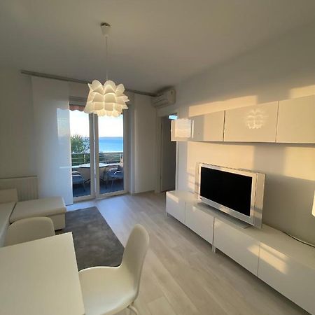Club218 The Sunset - Wellness Apartment Сиофок Екстериор снимка